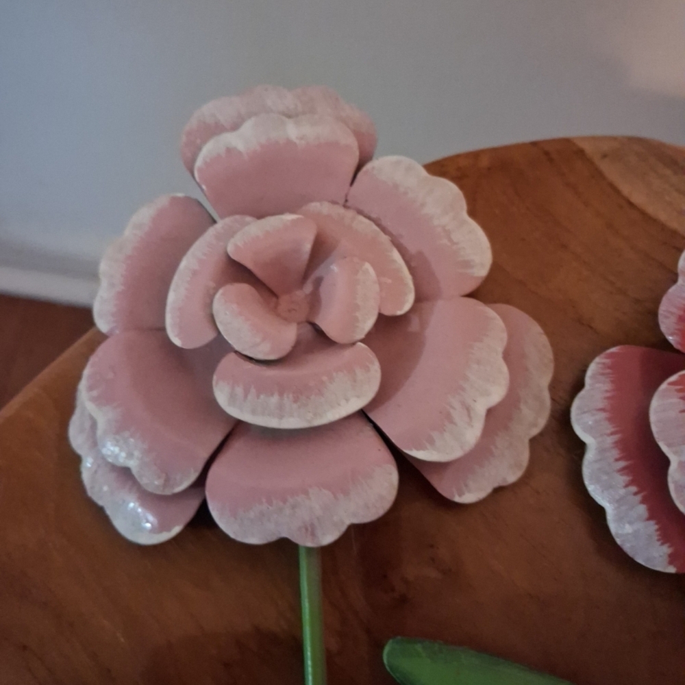 Set of Three Decorative Metal Flowers - Picture 3 of 7